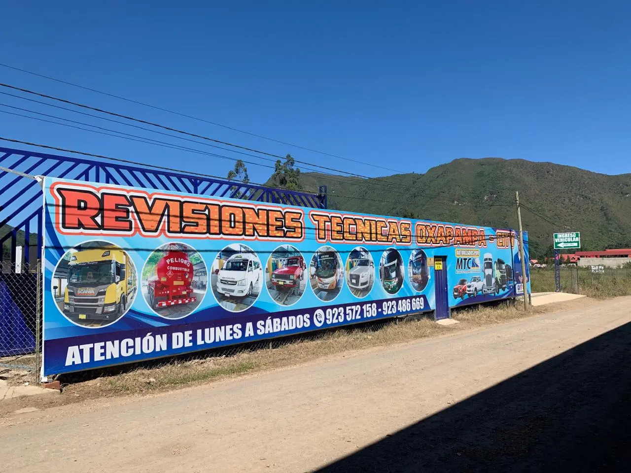 Centro de Inspección Técnica Vehicular – Fachada principal Fachada del Centro de Revisión Técnica Selva Central en Chanchamayo